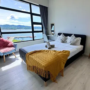 Jesselton Quay: Sea View With Pool And Wi-fi Kota Kinabalu